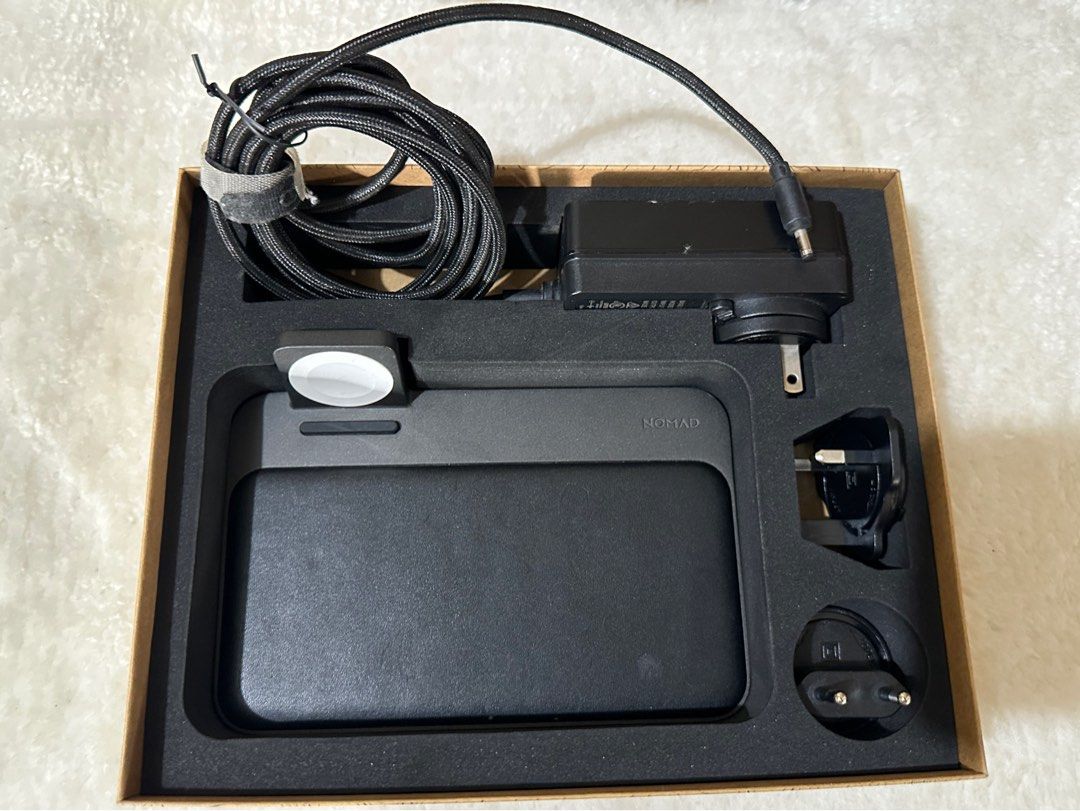 Nomad charger (Category: Chargers & Cables) located in Valenzuela. Submitted by girlsshoppe888 (Listing ID 1390018990, Image 1). Description: .