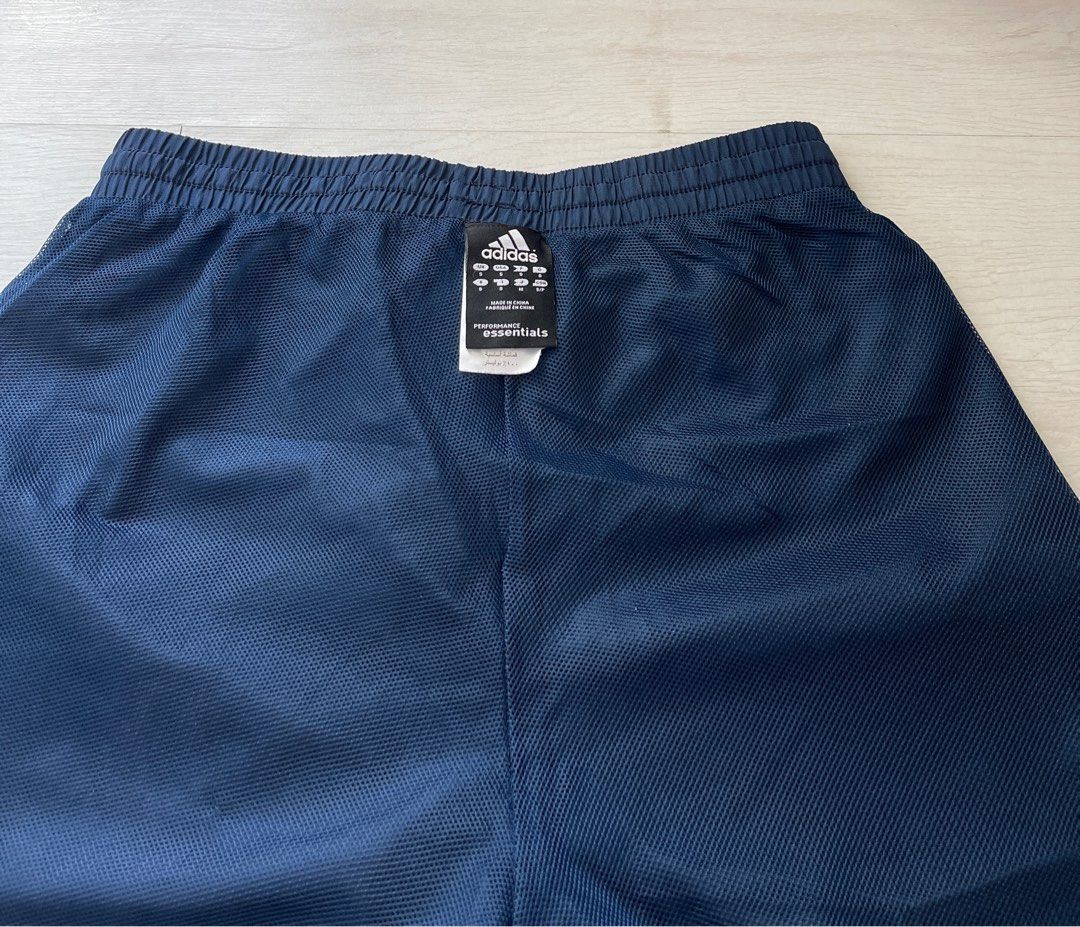 Original Adidas Climalite Crop Pants, Men's (Category: Activewear) located in Paranaque City. Submitted by vrias (Listing ID 1390009822, Image 3). Description: personal preloved • Waistline - 28 - 34 im, • Length - 28 in, • Small on tag • Perfect Condition • Color of the image may vary in real life due to lighting condition • MOP - Gcash/ Paymaya/ RCBC/BDO • Location - Parañaque City • Couriers - LBC/ Lalamove/ J&T.