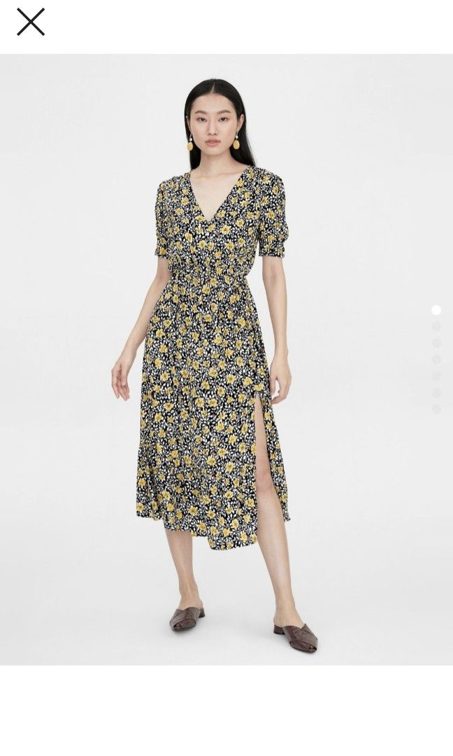 Pomelo Floral Dress (Category: Dresses) located in Amadeo. Submitted by _cgbb (Listing ID 1389910618, Image 3). Description: fits S-M.