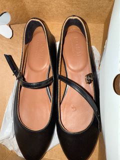 (Category: ) located in . Submitted by jayms_closet (Listing ID 1389972964, Image 1). Description: .