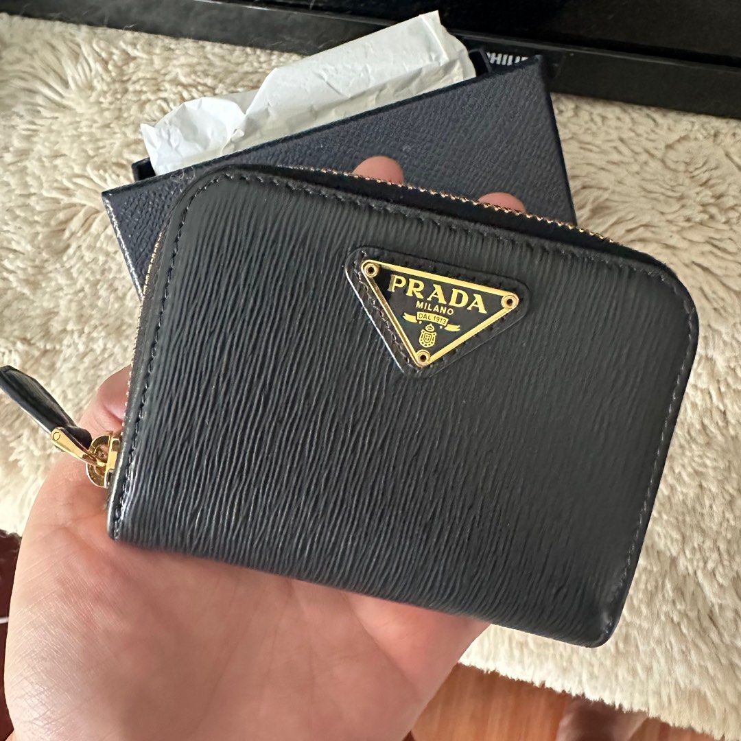 Pre-loved Prada Vitello Move Wallet (Category: Luxury Bags & Wallets) located in Dasmarinas. Submitted by lmprcs (Listing ID 1389914437, Image 2). Description: Pre-loved Prada Vitello Move in Nero Complete inclusions For more details, kindly send a message! .
