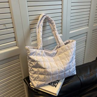 (Category: ) located in . Submitted by cheapngoodbag (Listing ID 1389962912, Image 1). Description: .
