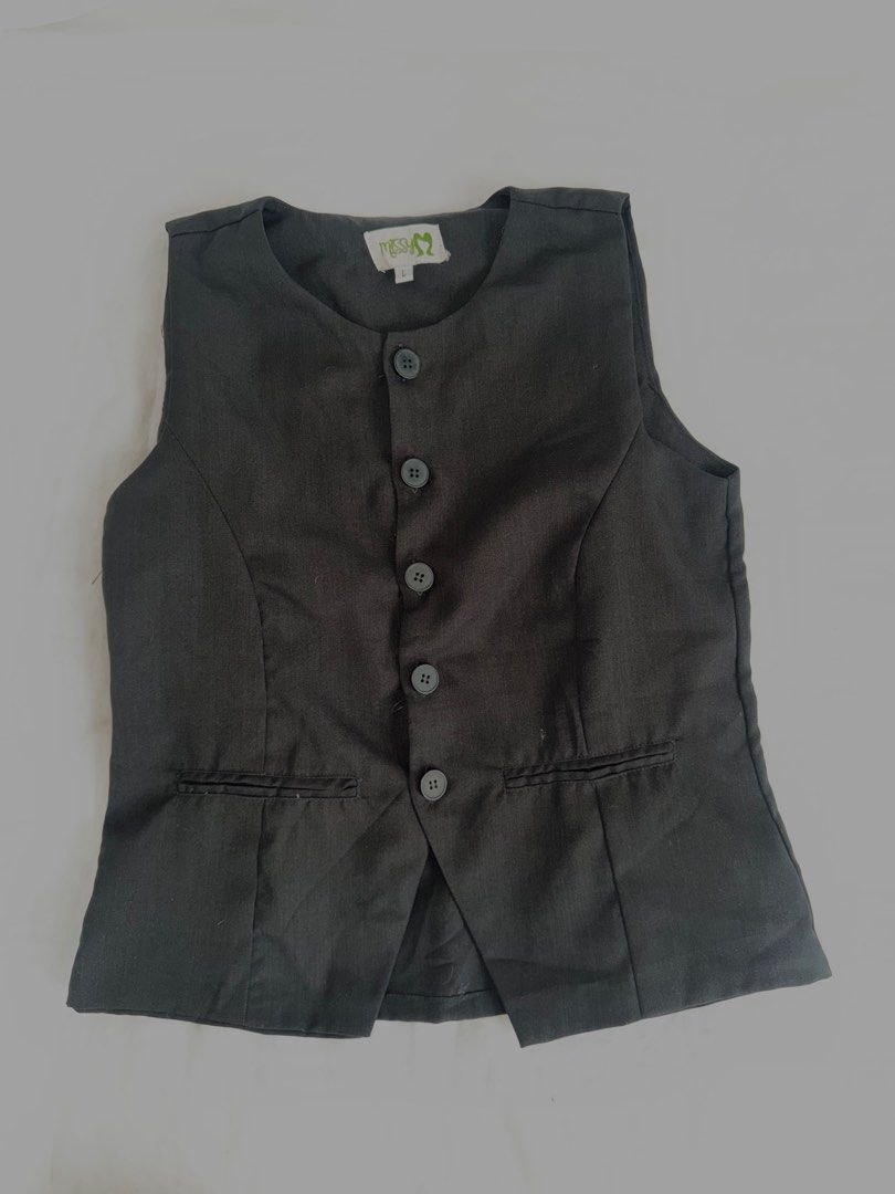 Sleeveless Cardigan Vest (Category: Sleeveless) located in Manila. Submitted by kobe110321 (Listing ID 1389892596, Image 1). Description: rfs: declutter .