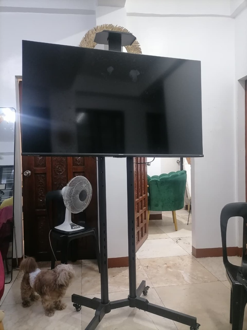 TV | Devant 45-Inch LED TV with Stand & Bracket – Like New | Makati ...