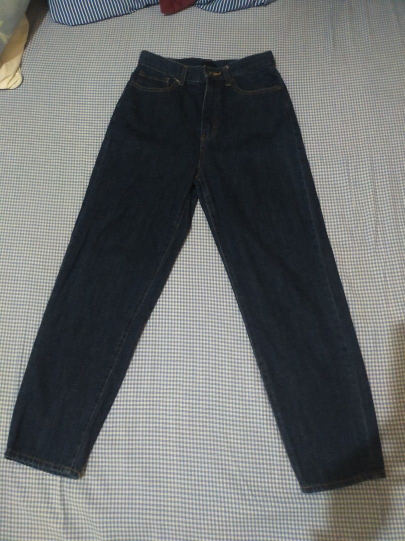 Uniqlo mom jeans (Category: Jeans) located in Cavite. Submitted by jaycel79 (Listing ID 1389975521, Image 1). Description: .