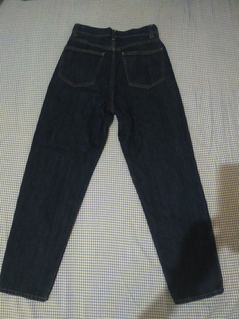 Uniqlo mom jeans (Category: Jeans) located in Cavite. Submitted by jaycel79 (Listing ID 1389975521, Image 3). Description: .