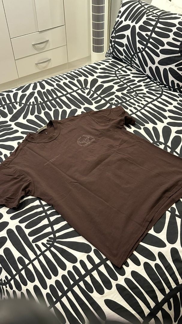 Vanquish dark brown unconquerable strength oversized t shirt (Category: Activewear) located in Quezon City. Submitted by miketerr (Listing ID 1389964456, Image 3). Description: .