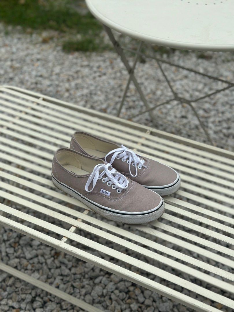 Vans Authentic (Category: Sneakers) located in Kuala Lumpur. Submitted by jefrijamal (Listing ID 1389891133, Image 1). Description: Like new. Rarely worn. Price is negotiable..