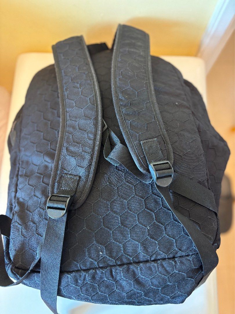 Visvim Backpack （分類：背包）位於 Hong Kong。 由 cowladyhk 提交（商品編號 1389906397，圖片 2）。簡介： Visvim Backpack。