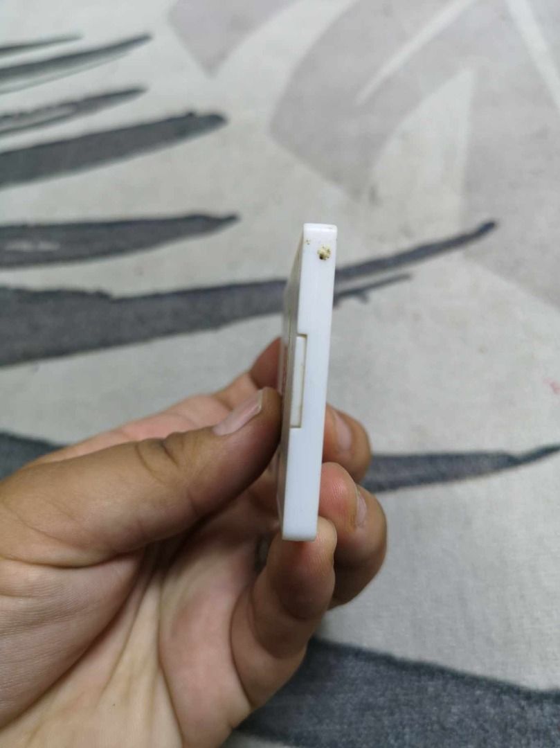 White Foldable Pocket Mirror (Category: Mirrors) located in Santa Cruz. Submitted by jmy_surplus.2 (Listing ID 1389999890, Image 3). Description: Size ; L - 8.5 W - 5 H - 1 Color ; White Type ; Mirror Brand ; No brand Material ; Plastic Style ; White Mirror MY - LG4 JMY 5 Batch #145.