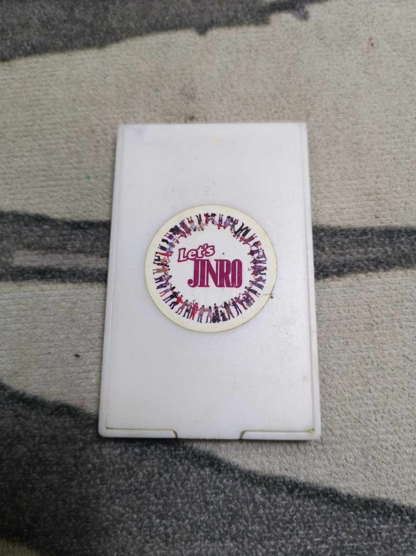 White Foldable Pocket Mirror (Category: Mirrors) located in Santa Cruz. Submitted by jmy_surplus.2 (Listing ID 1389999890, Image 1). Description: Size ; L - 8.5 W - 5 H - 1 Color ; White Type ; Mirror Brand ; No brand Material ; Plastic Style ; White Mirror MY - LG4 JMY 5 Batch #145.