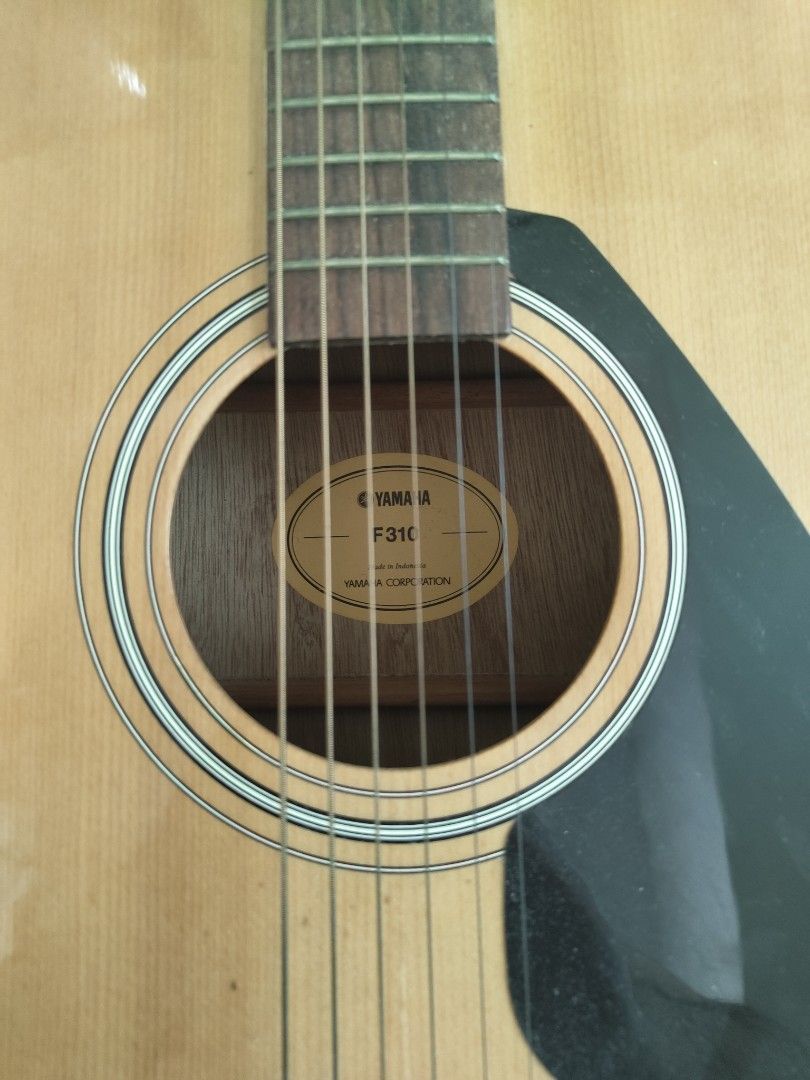 Yamaha F310 (Category: Musical Instruments) located in Mandaluyong City. Submitted by billytan16 (Listing ID 1389870924, Image 2). Description: Yamaha F310.