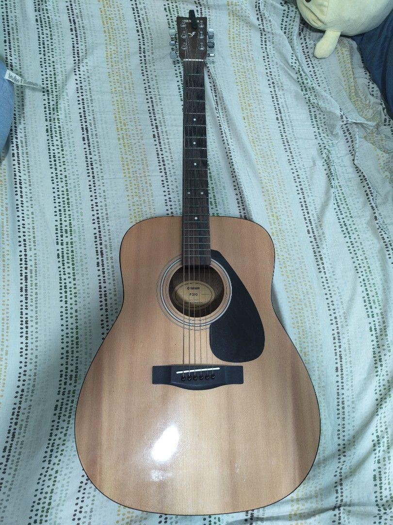 Yamaha F310 (Category: Musical Instruments) located in Mandaluyong City. Submitted by billytan16 (Listing ID 1389870924, Image 1). Description: Yamaha F310.
