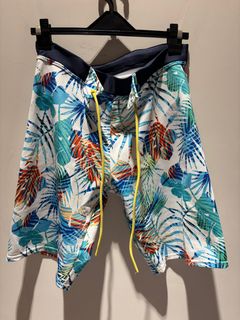 由 royjoystore (刊登 ID 1384816694，圖片 1) 提交，位於 的 (類別：)，說明：。