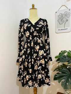 (Kategori: ) berada di . Dikirim oleh yukkk_thrifting (ID iklan 1384639313, Gambar 1). Deskripsi: .