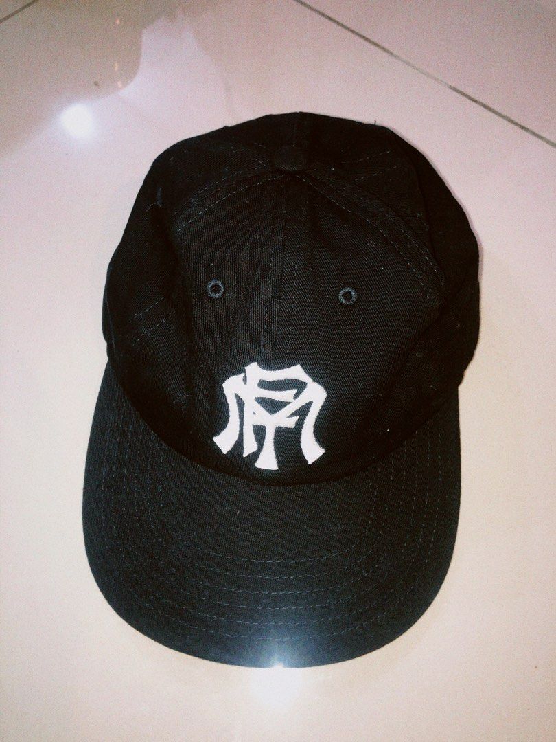 6 Panel Cap FORMAT (Category: Cap & Hats) located in Shah Alam. Submitted by mfahmiyahya (Listing ID 1384761750, Image 1). Description: 6 Panel Cap FORMAT Local Brand free size .