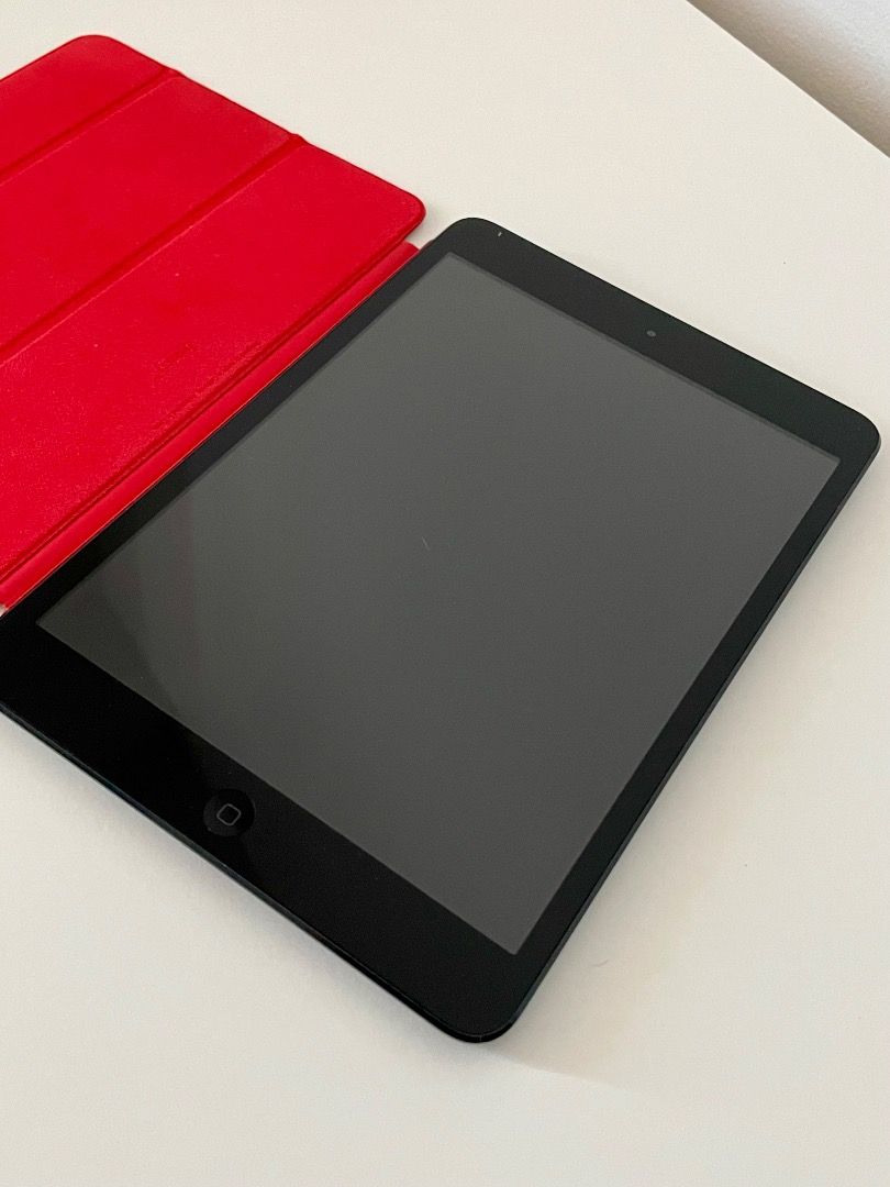 8 inch iPad Mini (Category: iPad) located in Manila. Submitted by arione1224 (Listing ID 1384656517, Image 1). Description: Slightly used as it was a birthday present which was never a need. .