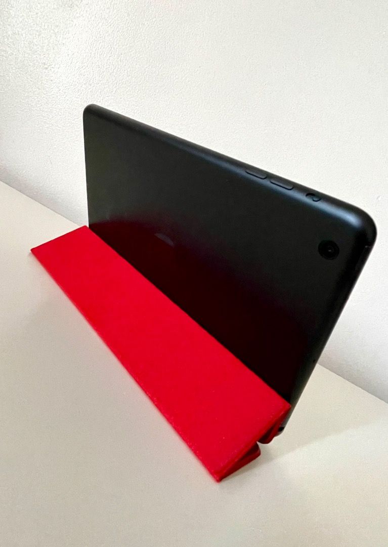 8 inch iPad Mini (Category: iPad) located in Manila. Submitted by arione1224 (Listing ID 1384656517, Image 2). Description: Slightly used as it was a birthday present which was never a need. .
