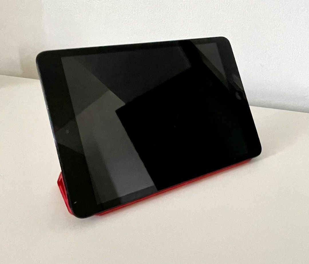 8 inch iPad Mini (Category: iPad) located in Manila. Submitted by arione1224 (Listing ID 1384656517, Image 3). Description: Slightly used as it was a birthday present which was never a need. .