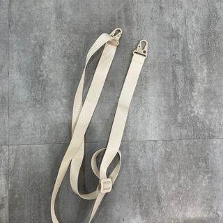 由 evonnelee0209 (刊登 ID 1384716238，圖片 1) 提交，位於 的 (類別：)，說明：。