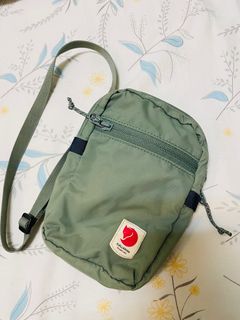 由 a09870101177754 (刊登 ID 1384778687，圖片 1) 提交，位於 的 (類別：)，說明：。