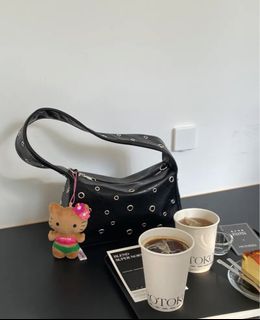 由 reese424 (刊登 ID 1384642478，圖片 1) 提交，位於 的 (類別：)，說明：。