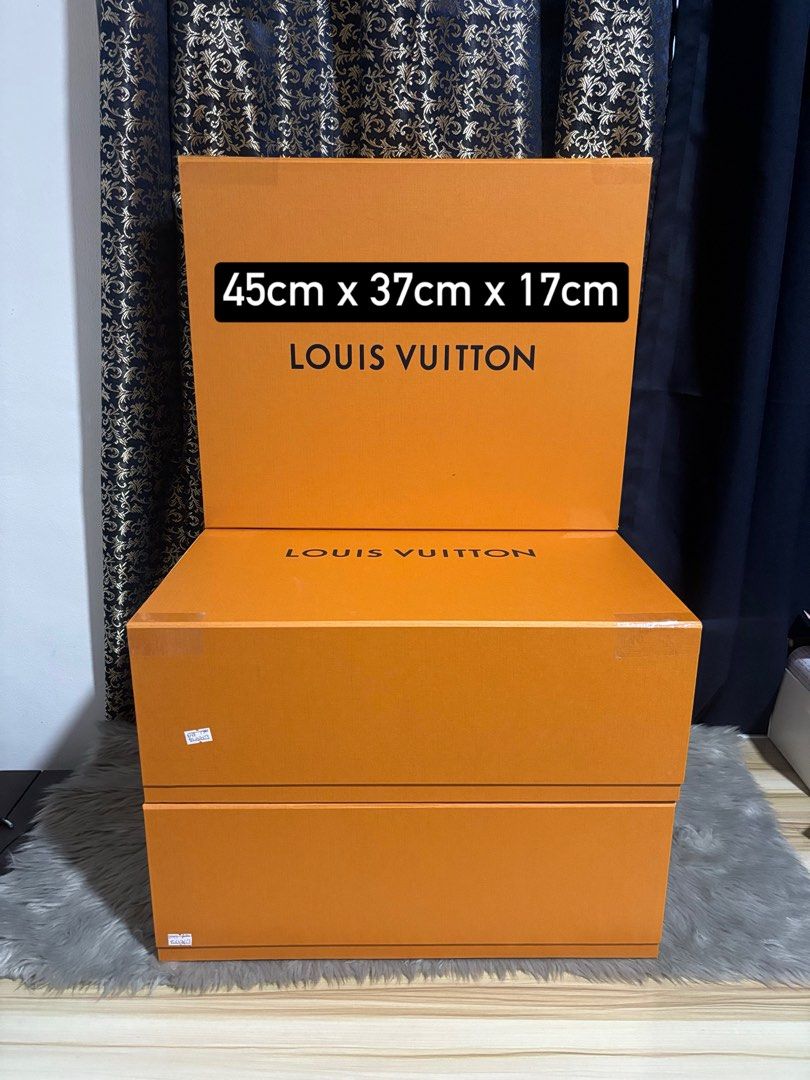 ✅ Authentic LV XL Magnetic Box (Category: Luxury Bags & Wallets) located in Quezon City. Submitted by box.luxebycheng (Listing ID 1384750800, Image 1). Description: ✅ 2500 each ✅ signs of wear and tear.