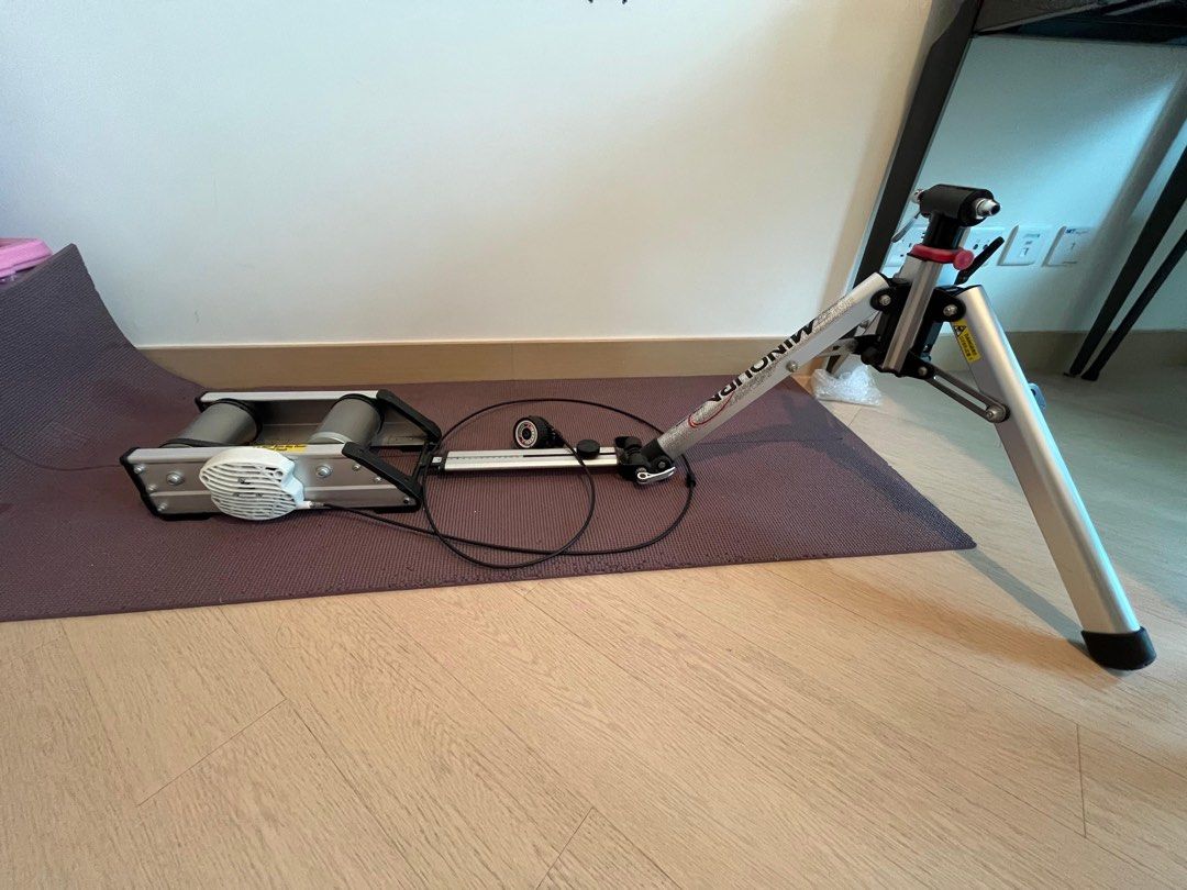 單車機Minoura FG 220 hybrid roller indoor bike trainer, 運動產品