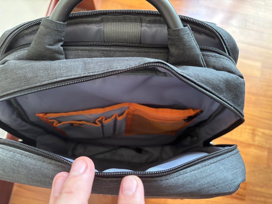 Backpack (Category: Backpacks) located in Singapore. Submitted by teezeel (Listing ID 1384788763, Image 3). Description: Smart backpack, premium quality and mint condition.