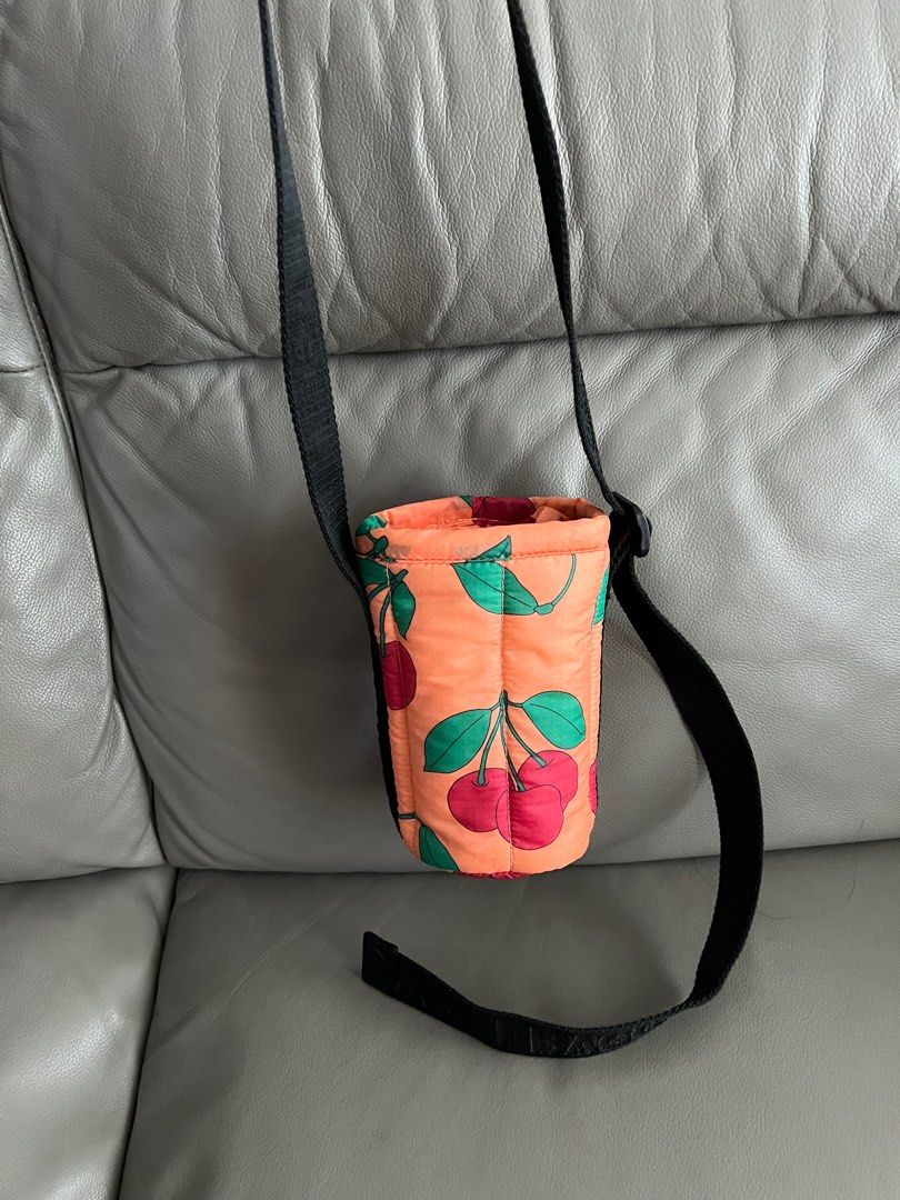 Baggu Puffy Water Bottle Bag (Category: Water Bottles & Tumblers) located in Manila. Submitted by declutteringacct (Listing ID 1384689313, Image 2). Description: Can fit up to Owala 40 oz without boot 😊.