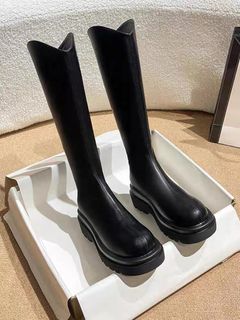 (Category: ) located in . Submitted by shoe_lover (Listing ID 1384770647, Image 1). Description: .