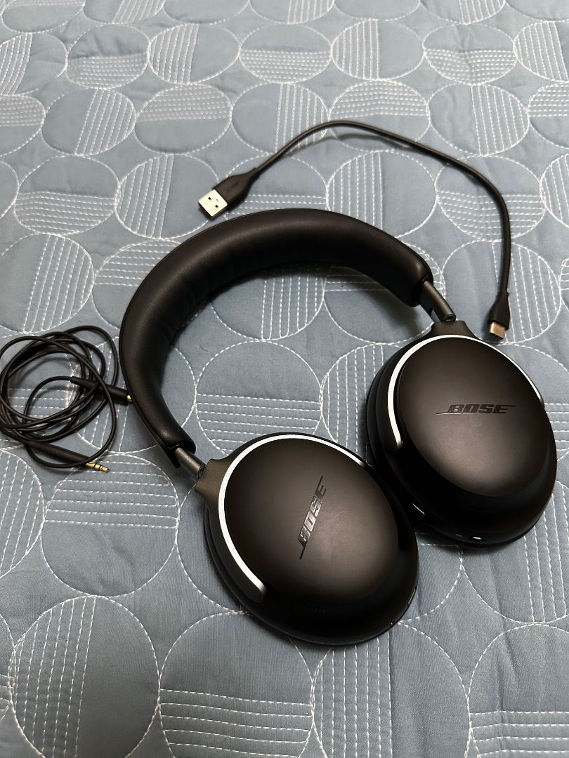 Bose Quitecomfort Ultra (Category: Headphones & Headsets) located in Manila. Submitted by eapajo (Listing ID 1384665418, Image 1). Description: Bose Quitecomfort Ultra complete accessories wala lang case Rush sale pm langpo facebook Boss Nik Pajo Rush Meet up bukas Terminal 3 ng hapon.