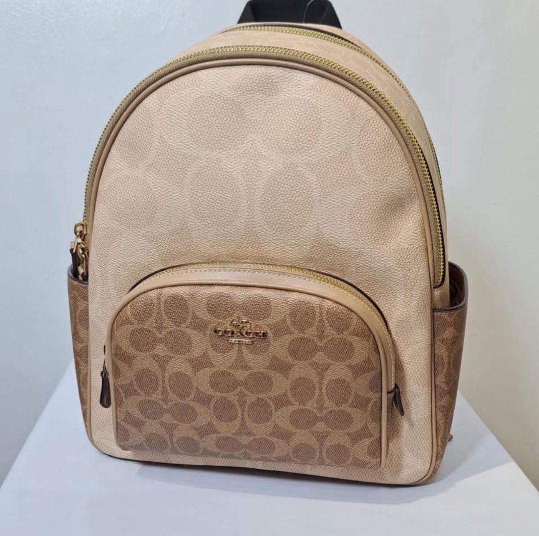 Coach medium court backpack (Category: Luxury Bags & Wallets) located in Calamba. Submitted by biyanggg (Listing ID 1384788084, Image 3). Description: Plus sf.