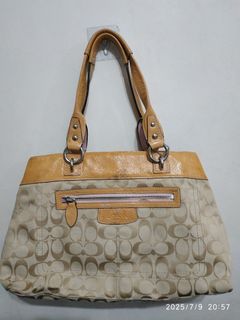 (Category: ) located in . Submitted by shopaholic_gurl (Listing ID 1384688179, Image 1). Description: .