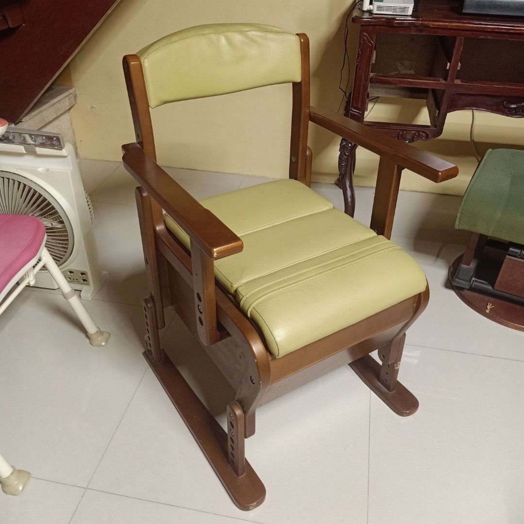 Commode Chair (Category: Chairs) located in Bulacan. Submitted by mysticdeer.6d7f47 (Listing ID 1384640829, Image 1). Description: Commode Chair Wooden Frame Leather Seat.