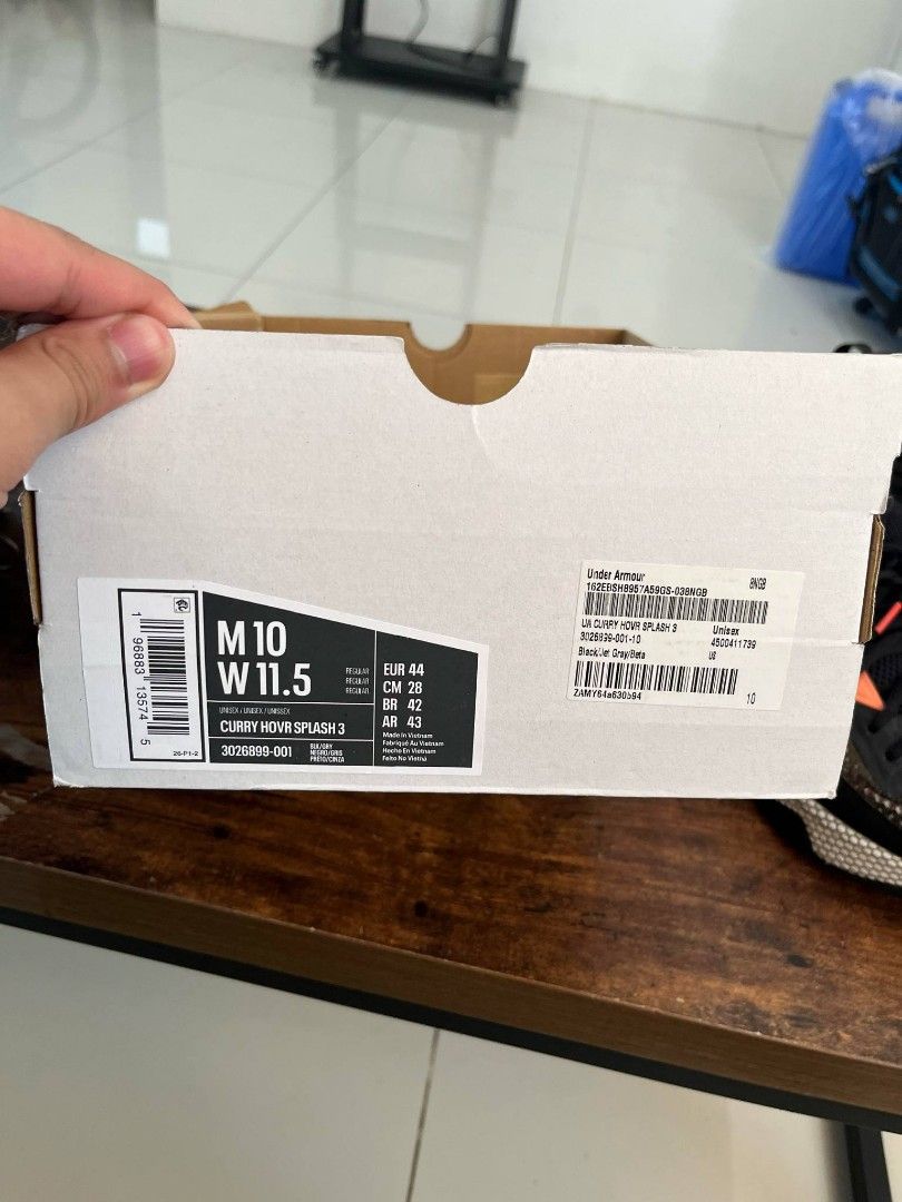 Curry HOVR Splash 3 Under Armour (Category: Sneakers) located in Gapan. Submitted by prelovedstuff32 (Listing ID 1384703479, Image 3). Description: nabili ko to sa zalora ng 7895php may kasama nang box na pwede scan ung code maganda pa to malakas mag spike at maganda gamitin.