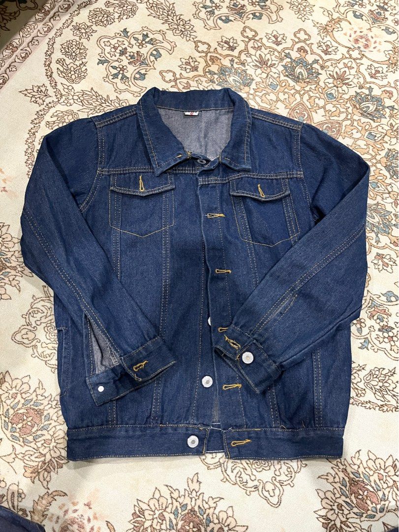 denim jacket (Category: Coats, Jackets and Outerwear) located in Segamat. Submitted by selsbaby (Listing ID 1384740683, Image 1). Description: jual mur mur je. nak clearkan almari (never wore).
