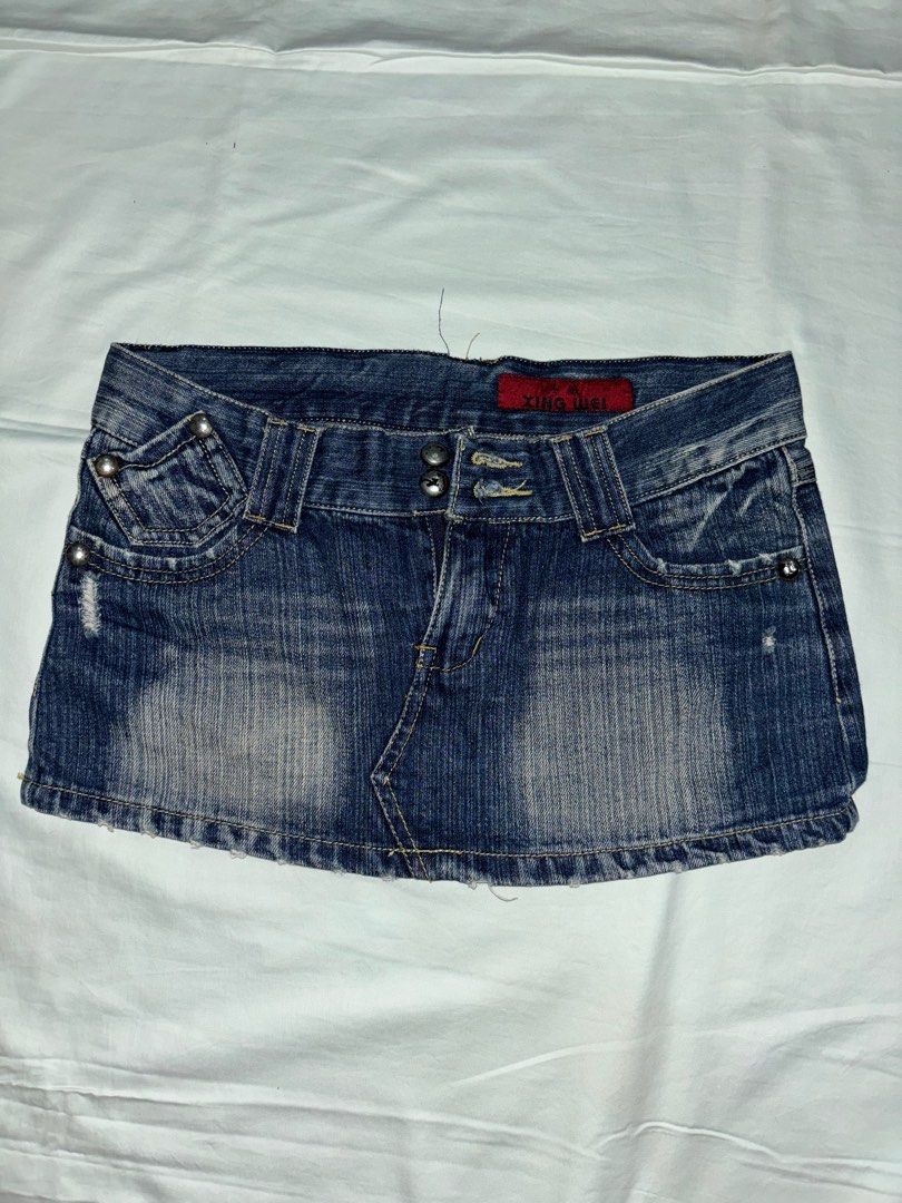 Denim low waist mini skirt (Category: Skirts) located in Subic. Submitted by kai000. (Listing ID 1384748040, Image 1). Description: Message for more questions and measurements Hips - 31 inches Length - 10 inches (front) 10.5 inches (back) J&T Gcash.