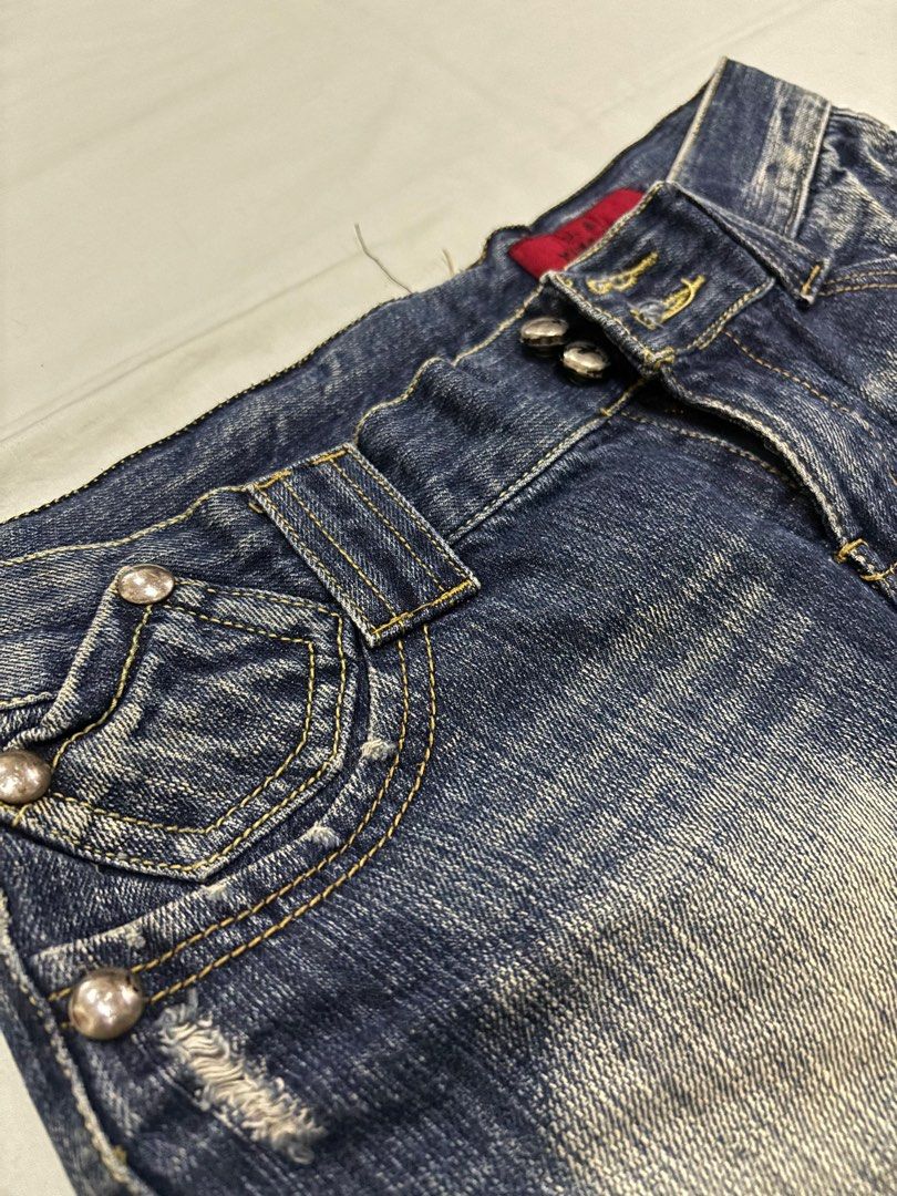 Denim low waist mini skirt (Category: Skirts) located in Subic. Submitted by kai000. (Listing ID 1384748040, Image 3). Description: Message for more questions and measurements Hips - 31 inches Length - 10 inches (front) 10.5 inches (back) J&T Gcash.