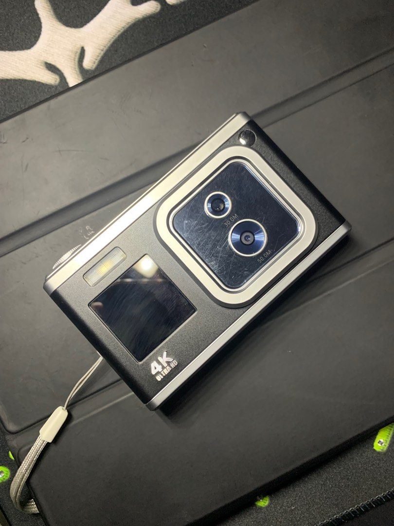 Digital Camera (Category: Cameras) located in Johor Bahru. Submitted by chewiemirr (Listing ID 1384829381, Image 2). Description: Condition 9.5/10 Can nego.