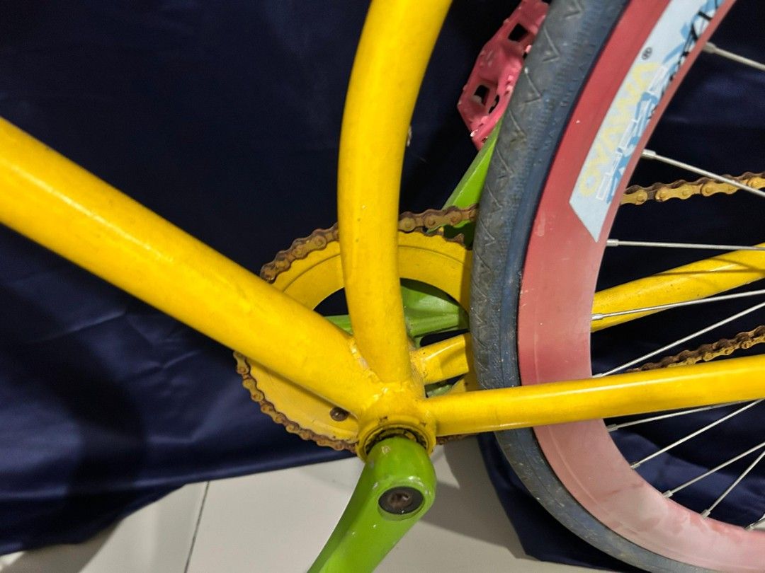 Fixie (Category: Bicycles) located in Johor Bahru. Submitted by mishop22 (Listing ID 1384658555, Image 3). Description: basikal fixie to let go condition baik. tayar perlu pam. pickup taman mount austin free cod, nego.