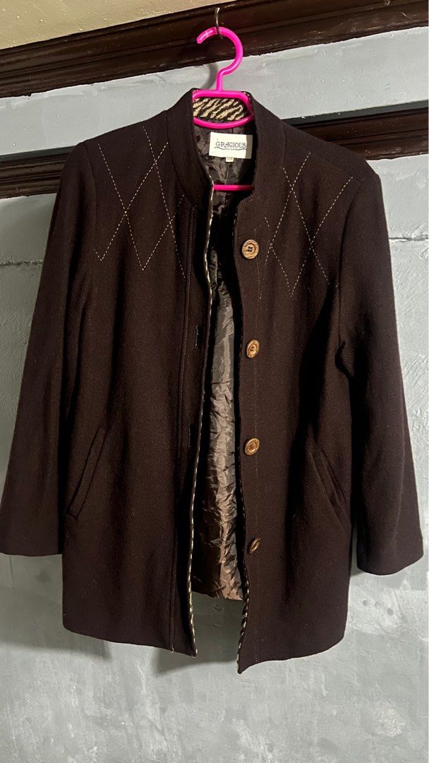 FORMAL BLAZER PRELOVED (Category: Coats, Jackets and Outerwear) located in Mandaluyong City. Submitted by jaydeezz (Listing ID 1384828808, Image 2). Description: Preloved Blazers for women See Photos for Sizing References.