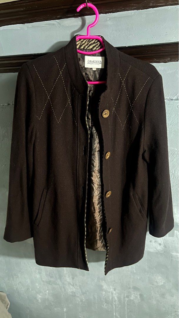 FORMAL BLAZER PRELOVED (Category: Coats, Jackets and Outerwear) located in Mandaluyong City. Submitted by jaydeezz (Listing ID 1384828808, Image 1). Description: Preloved Blazers for women See Photos for Sizing References.