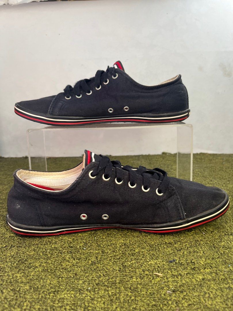 Fred Perry Navy Blue Sneakers sz 41 (Category: Sneakers) located in La Trinidad. Submitted by dulcinea.dulcinea (Listing ID 1384775434, Image 2). Description: Authentic and In very good condition Free sf for 3 items and up Feel free to browse more items Happy shopping 🛍️ ☺️.