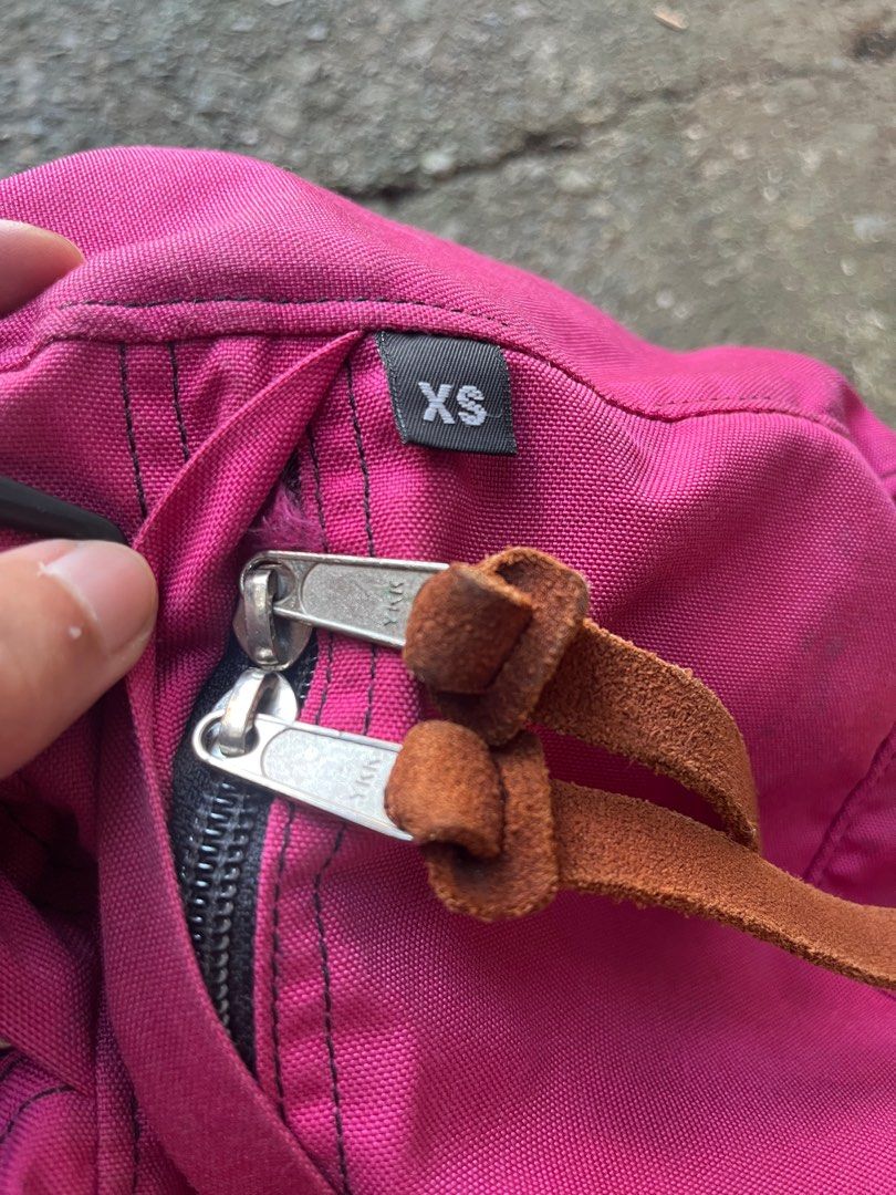 Gregory Duffel Bag (Category: Luxury Bags & Wallets) located in Baguio. Submitted by joemamajunette (Listing ID 1384726052, Image 3). Description: Baguio Location Gregory Pony Bag XS Size GREGORY PONY BAG Authentic Old Logo Made in USA Shoulder Bag 800 + ship.