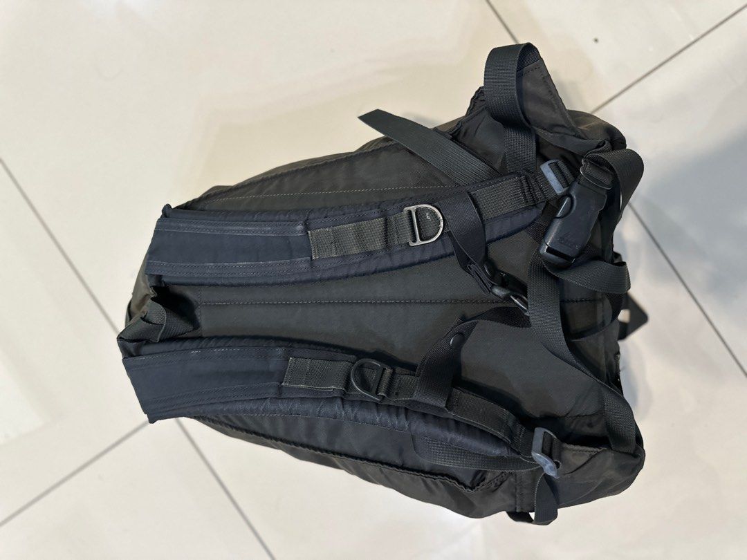 Gregory backpack (Category: Backpacks) located in Kuala Lumpur. Submitted by izz_mustafa (Listing ID 1384675704, Image 3). Description: Made in USA Condition okey cuma ada faded sikit Zip lancar bebas koyak.