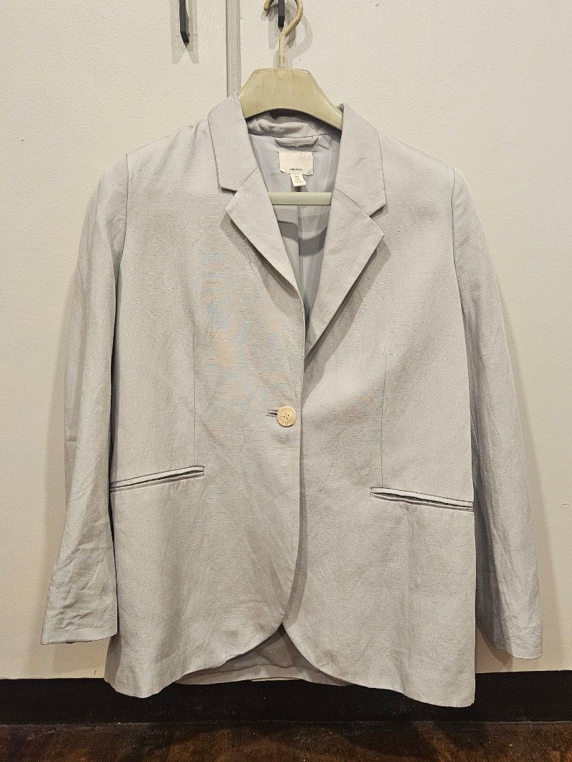 H&M linen blend pastel blue blazer (Category: Coats, Jackets and Outerwear) located in Manila. Submitted by itzme7 (Listing ID 1384755792, Image 1). Description: - H&M linen blend - Pastel blue blazer - Size S 160/88A.