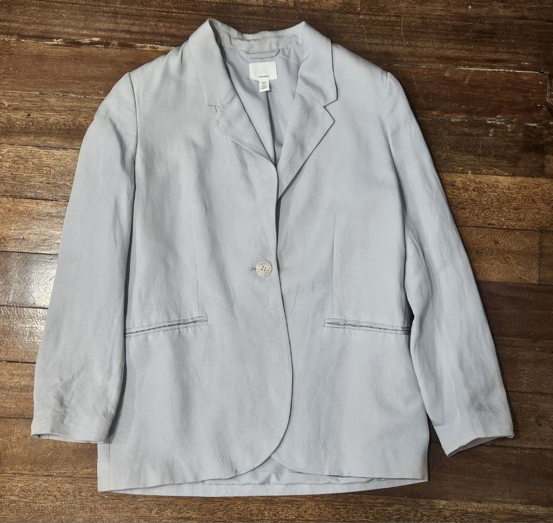 H&M linen blend pastel blue blazer (Category: Coats, Jackets and Outerwear) located in Manila. Submitted by itzme7 (Listing ID 1384755792, Image 2). Description: - H&M linen blend - Pastel blue blazer - Size S 160/88A.