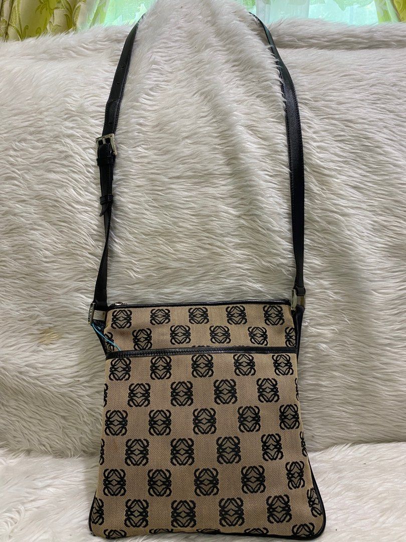 Loewe Anagram Crossbody bag (Category: Luxury Bags & Wallets) located in Malolos. Submitted by yamaguchionline (Listing ID 1384703045, Image 1). Description: ✨LOEWE anagram crossbody bag ✅Bought in Japan ✅Guaranteed authentic ✅money back if proven fake. ✨very nice in actual please respect my ads ₱9,000.