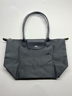 (Kategori: ) berada di . Dikirim oleh lemariluxury (ID iklan 1384827465, Gambar 1). Deskripsi: .